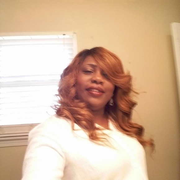 Profile Picture of Paula Gentry (@paula_gentry) on Poshmark