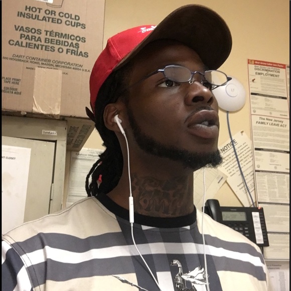 Michael Mac - Poshmark Profile Picture of Michael Mac (@bte7) on Poshmark