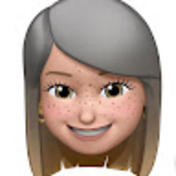 Profile Picture of Carolyn Conley (@carolynconle183) on Poshmark
