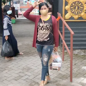 Profile Picture of Valaen Ningtyas (@valaenningtyas) on Tiktok