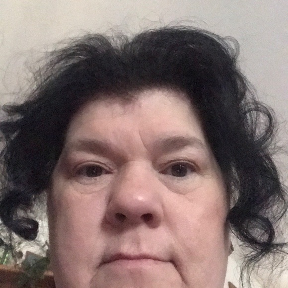 Profile Picture of Catherine Plankey (@cplankey21) on Poshmark