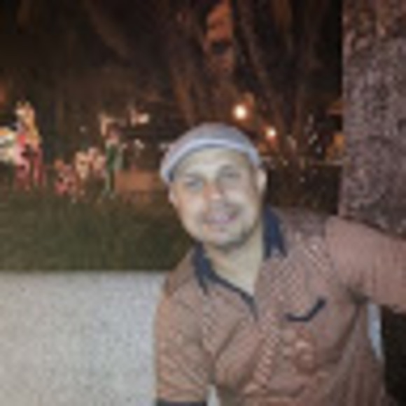 Profile Picture of Rey Jimenez (@rjimenc) on Poshmark