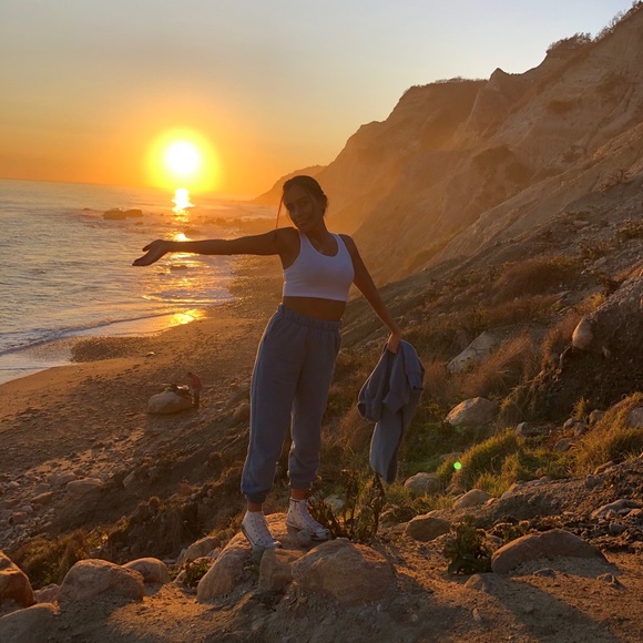 Profile Picture of Artina Sadiku (@artinasadiku) on Poshmark