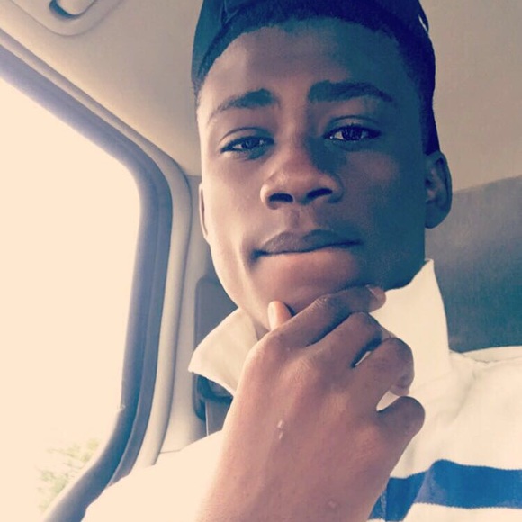 Profile Picture of Paul Sender (@paulsender4) on Poshmark