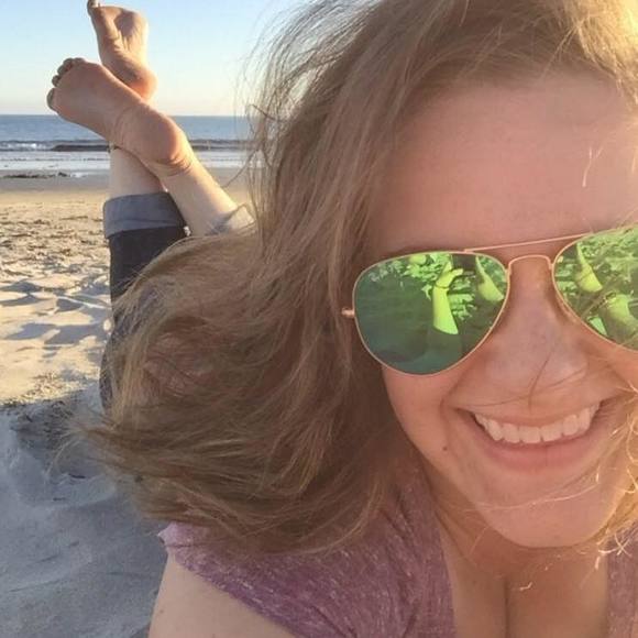 Profile Picture of Janasue Charny (@charnyj) on Poshmark