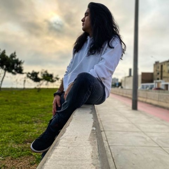 Profile Picture of Felix Silva lozada (@hostlop) on Poshmark