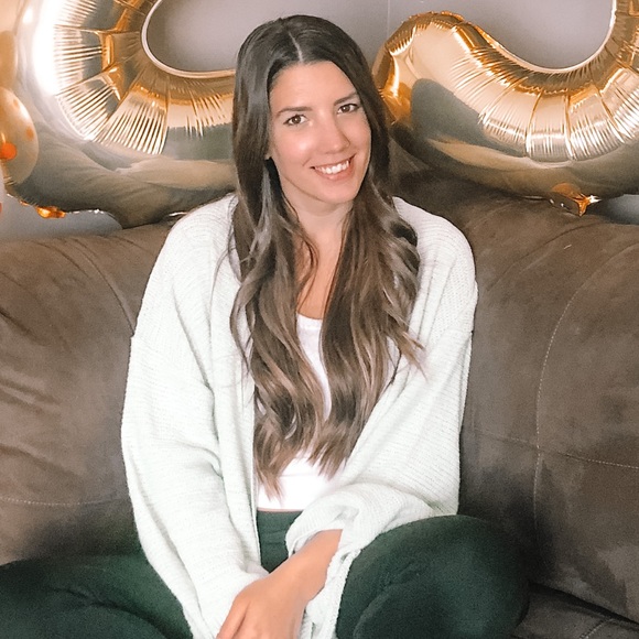 Profile Picture of Mackenzie Casey (@mackcaseey) on Poshmark