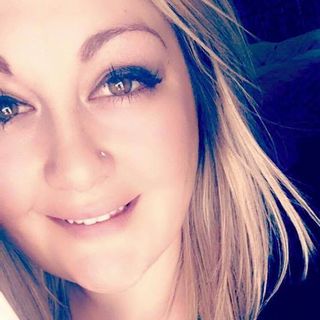 Profile Picture of Elizabeth Kopfmann (@lizkopfmann) on Facebook