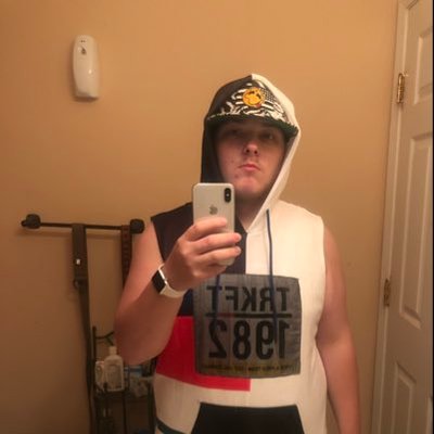 Profile Picture of Christopher Shrum (@Christo56513876) on Twitter