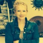 Julia Esterl - Instagram Profile Picture of Julia Esterl (@julia.esterl) on Instagram