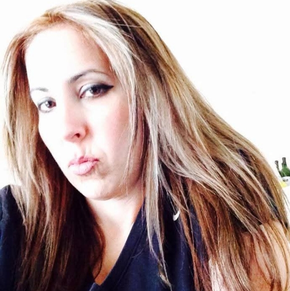 Profile Picture of April Feola (@sexzkitten0415) on Poshmark