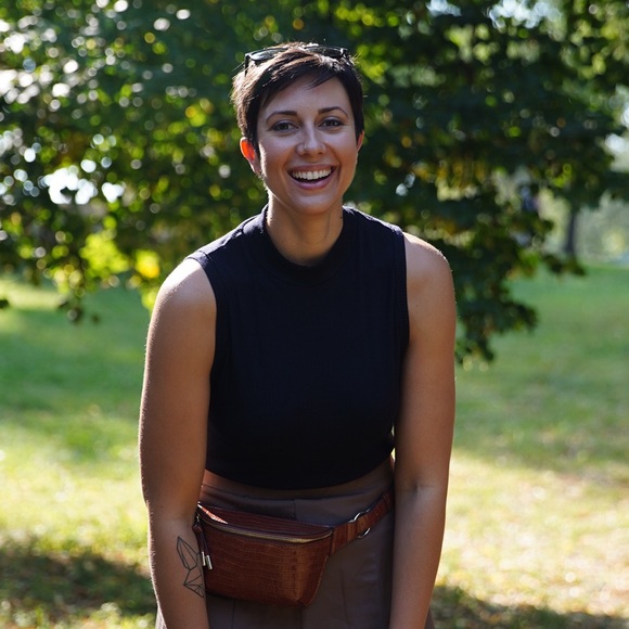 Profile Picture of Shani Hadjian (@shadjian) on Poshmark