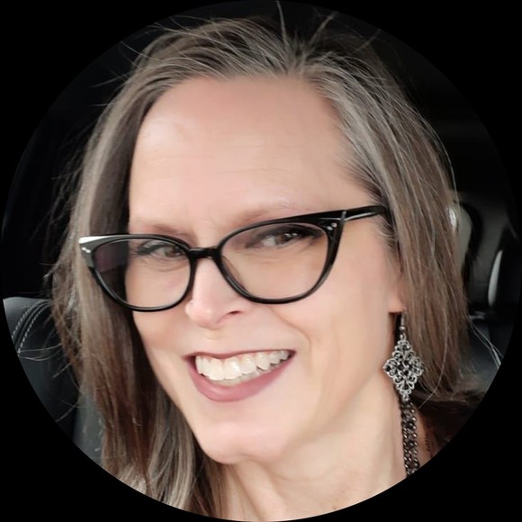 Profile Picture of Jennifer Rienzo (@shades_of_night) on Poshmark