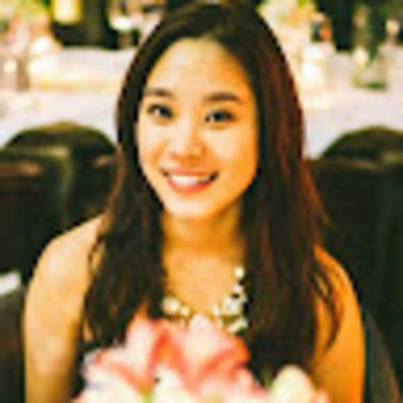 Profile Picture of Stephanie Shih (@sshih678) on Poshmark