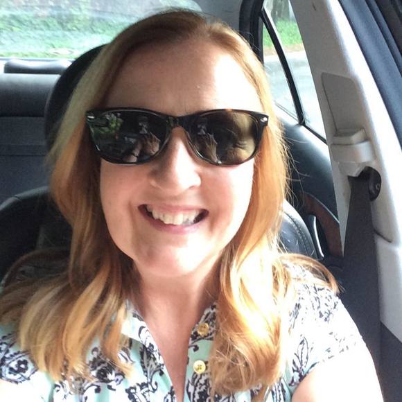 Profile Picture of Valeria Thomason (@hornets1979) on Poshmark