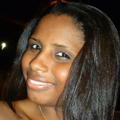 Profile Picture of Déborah Barros (@deborahabarros) on Twitter