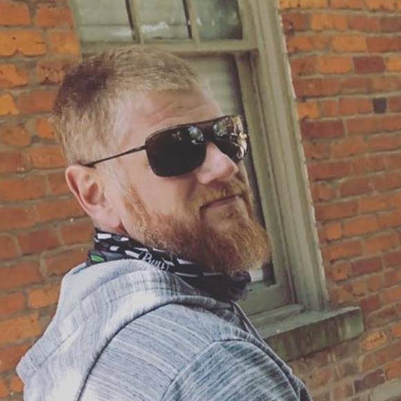 Profile Picture of Jason Clevenger (@jasonclevenger) on Poshmark