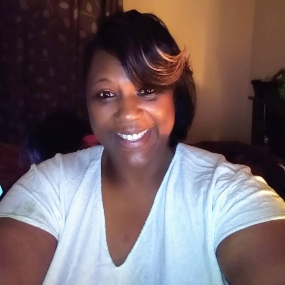 Profile Picture of Tanya Baker (@johnsontanya76) on Poshmark