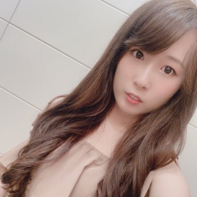 Profile Picture of Wu Yueh Lin (@9ms3XfNHdXaox4X) on Twitter