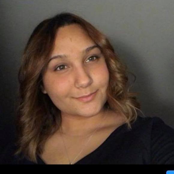 Profile Picture of Cristal Perez (@cristalperez09) on Poshmark