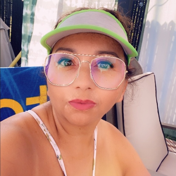 Profile Picture of Martinez Isabel (@valhierro) on Poshmark