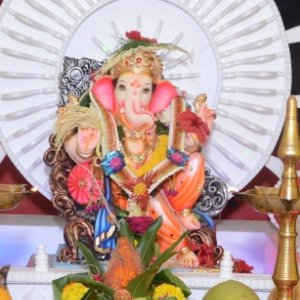 Profile Picture of Ester Moore (@estermoore17251) on Twitter