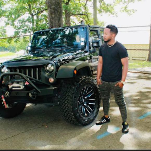 Profile Picture of Quentin Thomas (@quentinthoma299) on Poshmark