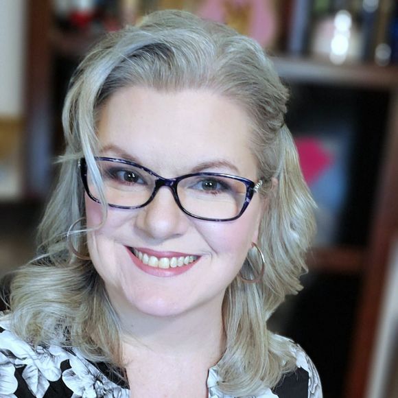 Profile Picture of Kelli Nerger (@knerger) on Poshmark