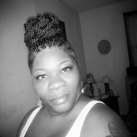 Profile Picture of Antoinette Grant (@platinump01) on Poshmark