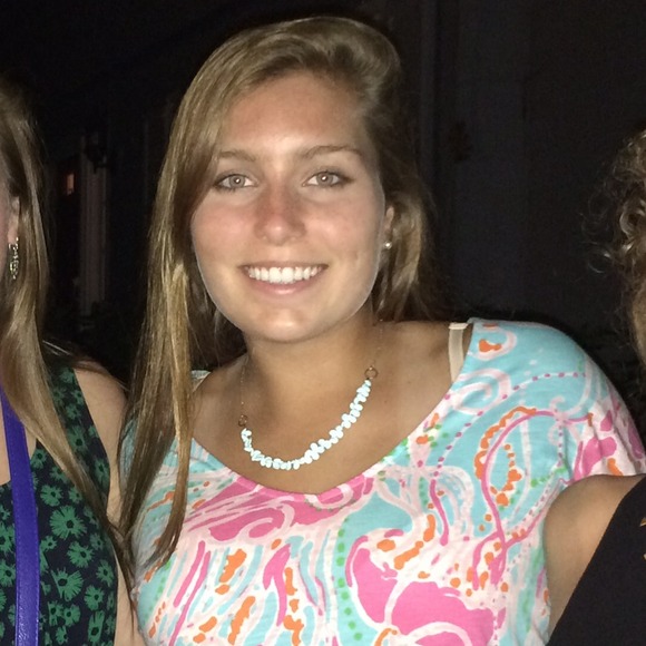 Profile Picture of Kirsten Thiim (@kthiim101) on Poshmark