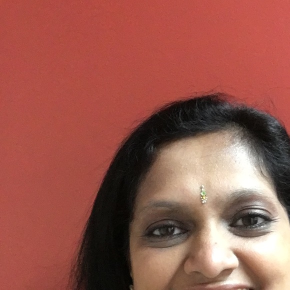 Profile Picture of Nita Patel (@nitaapatel) on Poshmark