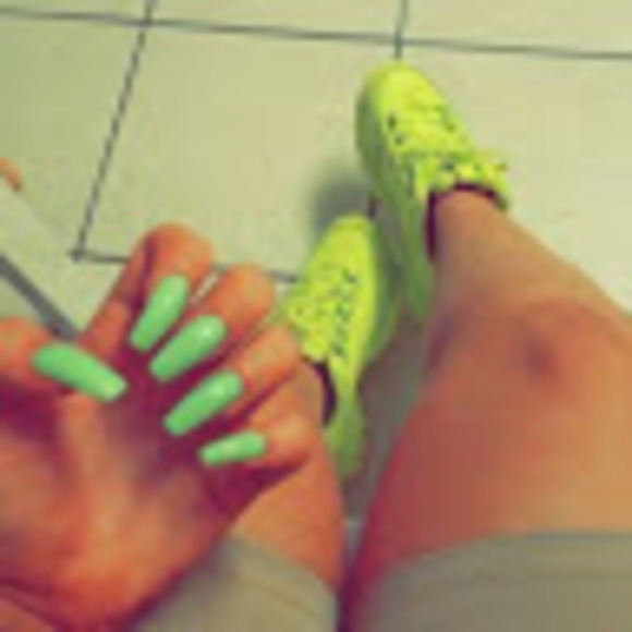 Profile Picture of Kassidy Fredericks (@kassidyfrederic) on Poshmark