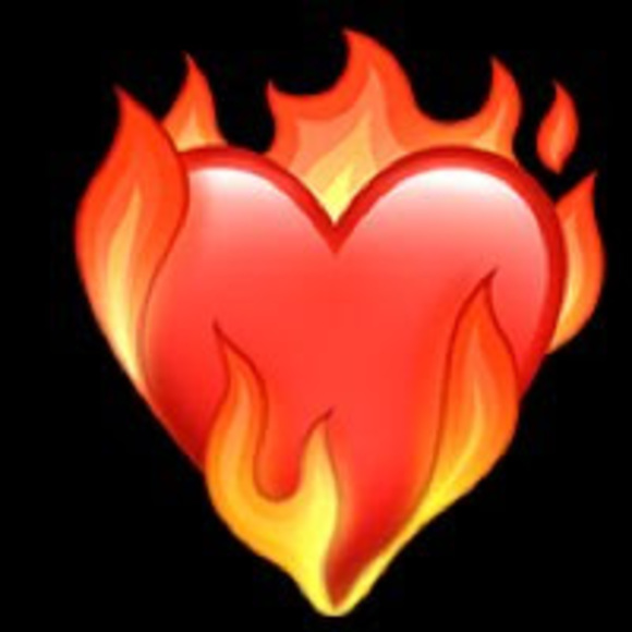 Profile Picture of Prettygirlmani Pretty (@amanirobinson97) on Poshmark