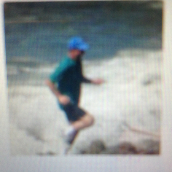 Profile Picture of Kevin Morley (@kevin17) on Poshmark