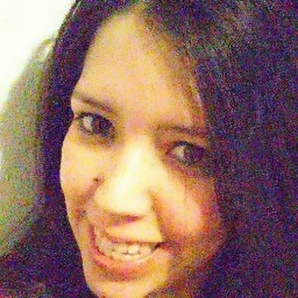 Profile Picture of Cassandra Craig (@kassielee329) on Poshmark