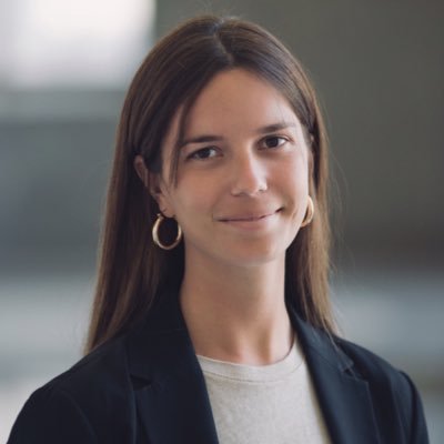 Profile Picture of Eve Simoni (@evesimoni) on Twitter