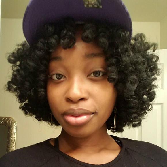 Profile Picture of Richetta Boone (@rhetta12) on Poshmark