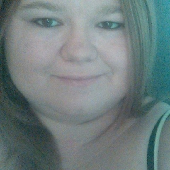 Profile Picture of Amber Urbain (@amberurbain) on Poshmark