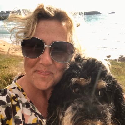Profile Picture of Paula Bee (@PaulaBee33) on Twitter