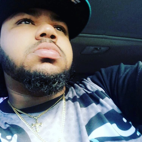 Profile Picture of Alberto Lorenzo (@alberto1133) on Poshmark