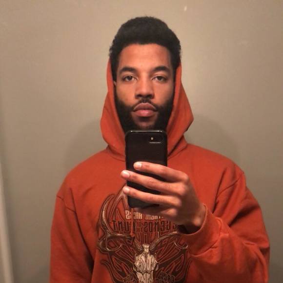 Profile Picture of Jonathan White (@jonathanwhit268) on Poshmark