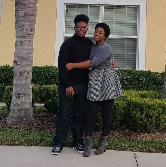 Profile Picture of Mari Wright (@marimekia) on Poshmark