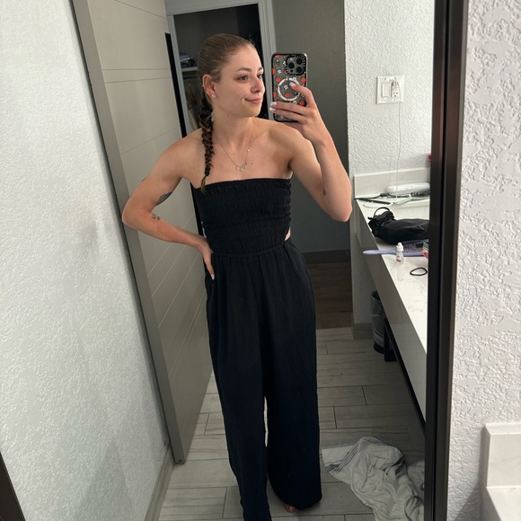 Profile Picture of Caitlin Wickstrom (@cmmarina) on Poshmark