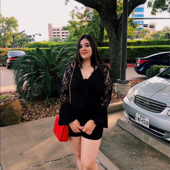 Profile Picture of Daniela Guzman (@danielaguz_5) on Poshmark