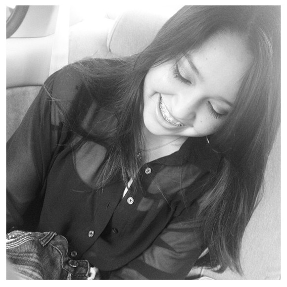 Profile Picture of Jennie Manzano (@jenniemariem) on Poshmark