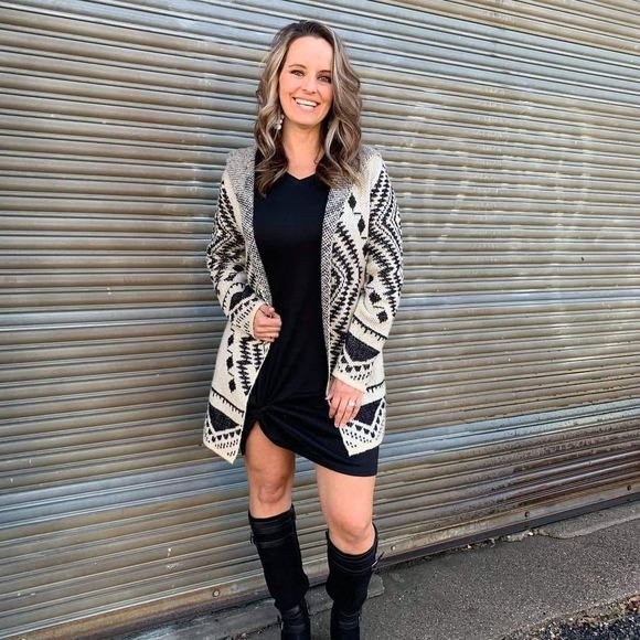 Profile Picture of Dixie Fails (@dixiefails) on Poshmark