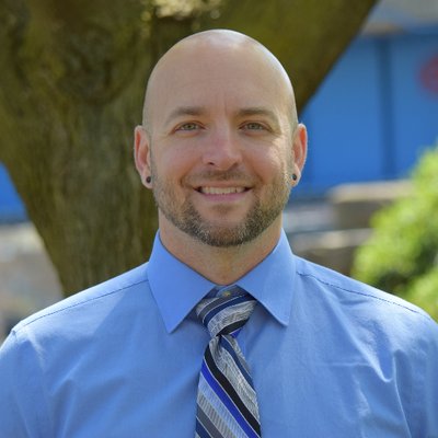 Profile Picture of Derek Carlisle (@Mathemagical33) on Twitter