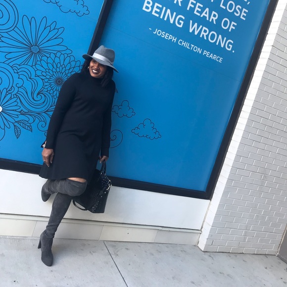 Profile Picture of Annette Minter (@avmint) on Poshmark