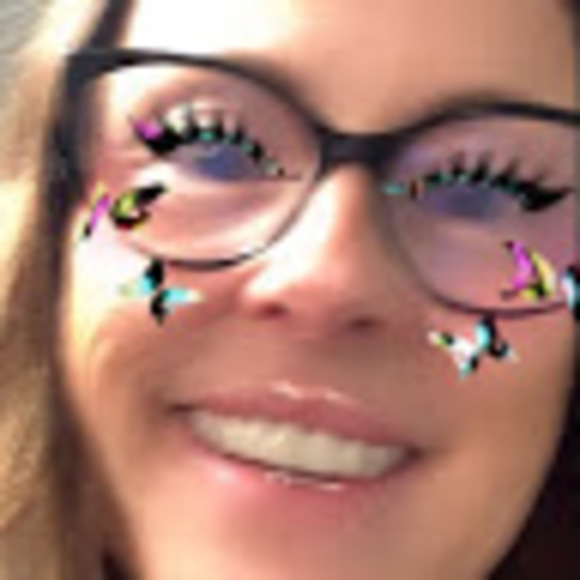 Profile Picture of Cathy Bobrowski (@cathyseward) on Poshmark