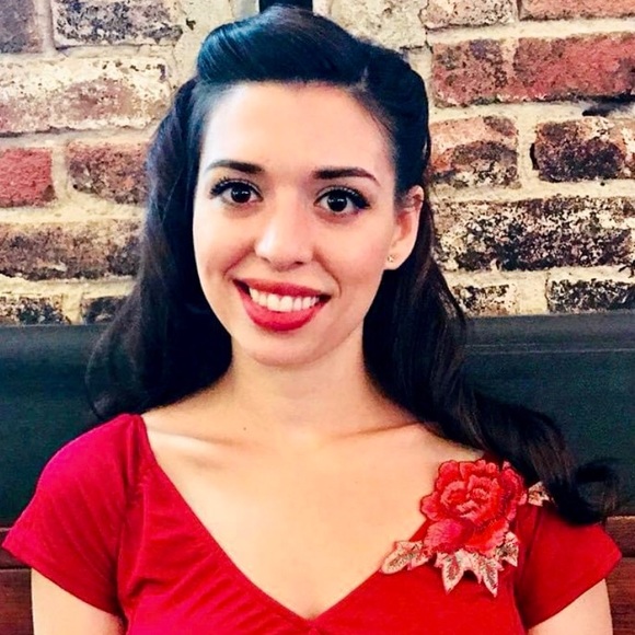 Profile Picture of Juliana Helms (@rnjewels91) on Poshmark